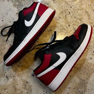 Air Jordan 1 Low. Boy 7Y